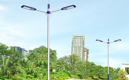 轮台太阳能路灯地脚螺栓规格：防止倾倒的关键