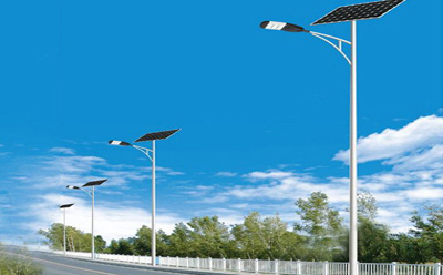 农村道路装轮台太阳能路灯选多大瓦数实测