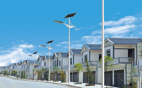 轮台太阳能路灯配置与在乡村道路照明中的应用