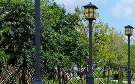 太阳能轮台庭院灯价格为何差三倍？关键看这几点